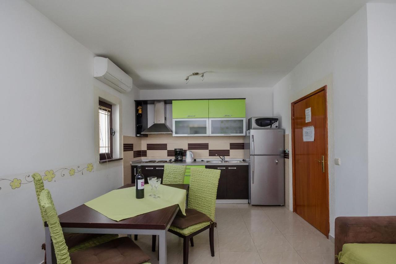Apartments Helena 洛帕 外观 照片